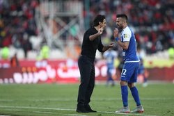 واکنش مهاجم استقلال به اختلافش با فرهاد مجیدی