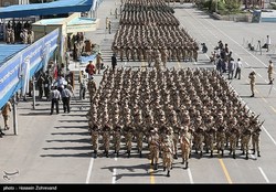 پرچم و نشان فداکاری به دانشگاه افسری امام علی (ع) ارتش اهدا می‌شود
