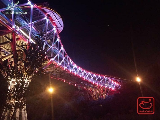 عکس/ پل طبیعت تهران به رنگ پرچم لبنان درآمد