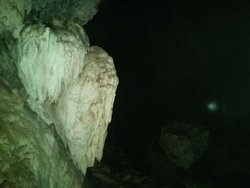 یک غار شگفت انگیز و تاریخی کشف شد+عکس
