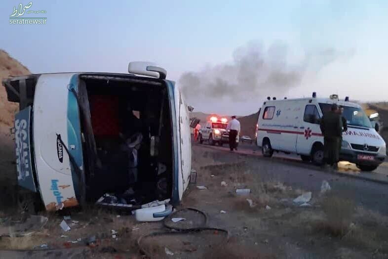 ۲۷ کشته و زخمی در واژگونی اتوبوس در اتوبان قزوین - کرج+ تصاویر و علت واژگونی
