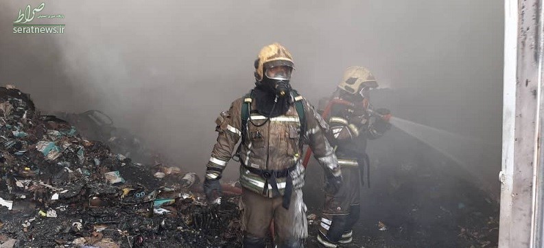 آتشسوزی گسترده در سوله بزرگ نگهداری تنقلات + تصاویر آتشسوزی گسترده در سوله بزرگ نگهداری تنقلات + تصاویر