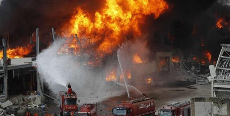 بندر بیروت دوباره آتش گرفت/ تلاش‌ها برای اطفای حریق ادامه دارد + فیلم و عکس