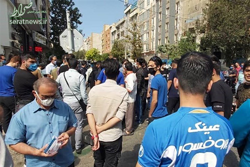 تجمع هواداران استقلال مقابل ساختمان باشگاه+عکس تجمع هواداران استقلال مقابل ساختمان باشگاه+عکس