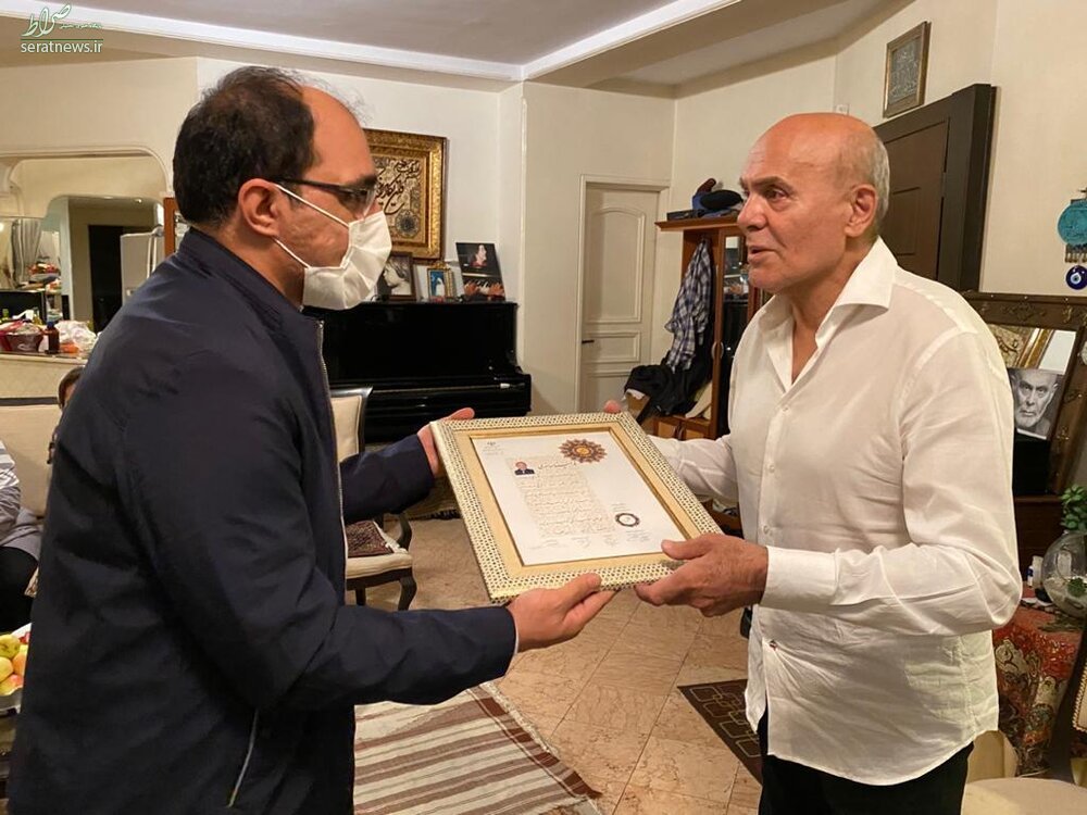 جمشید هاشمپور گواهینامه درجه یک هنری گرفت+عکس جمشید هاشمپور گواهینامه درجه یک هنری گرفت+عکس