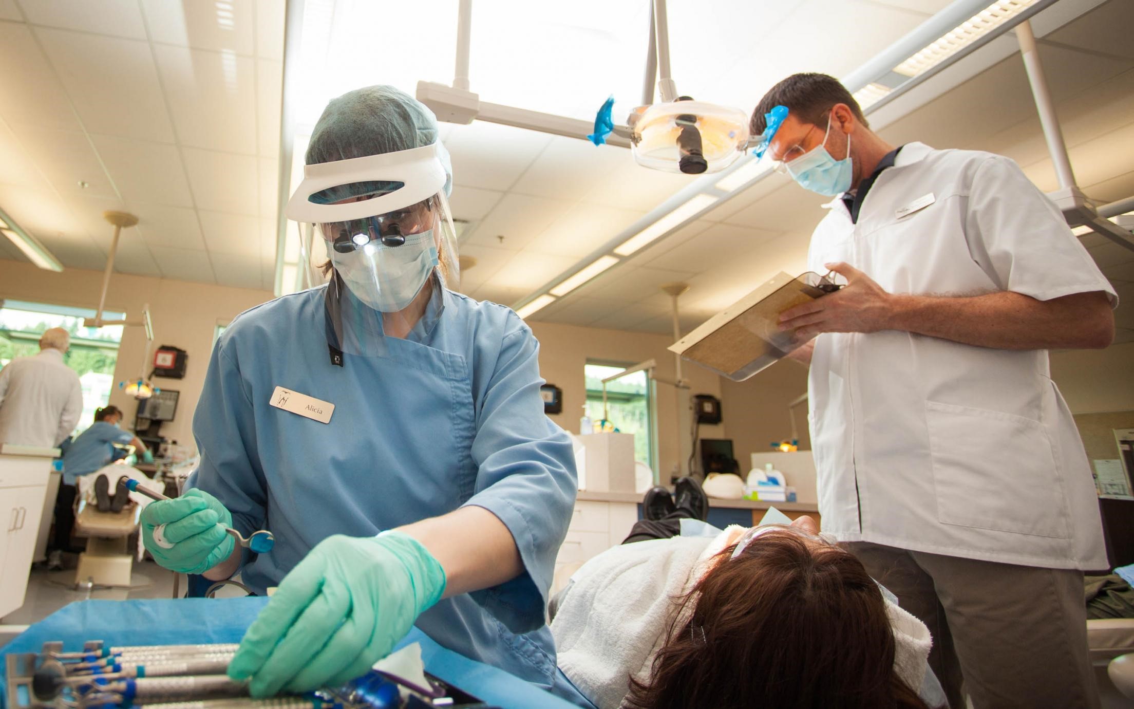 تحصیل دندانپزشکی در کانادا چه شرایطی دارد؟ پاسخ به سوالات شما
