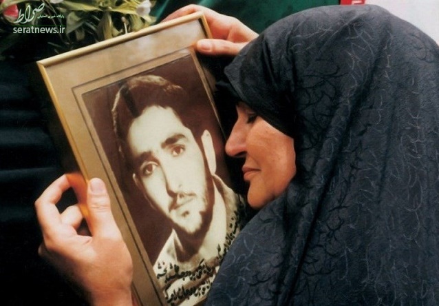 عکسی از مادر یک شهید که جهانی شد+ تصاویر عکسی از مادر یک شهید که جهانی شد+ تصاویر