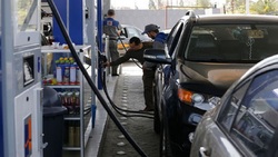 بنزین در کشور با نرخ کمتری به مردم عرضه می‌شود