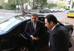 عراقچی با وزیر خارجه ارمنستان دیدار کرد