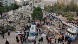 افزایش آمار کشته شدگان در زلزله ازمیر