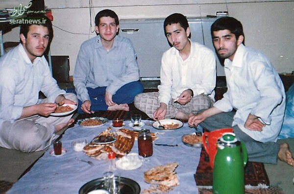 وقتی دانشمند هستهای کشورمان عروسی خود را در سلف سرویس دانشگاه برگزار میکند وقتی دانشمند هستهای کشورمان عروسی خود را در سلف سرویس دانشگاه برگزار میکند