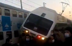 تصادف ۲ قطار در خط پنج مترو تهران/مصدومیت ۱۰ نفر