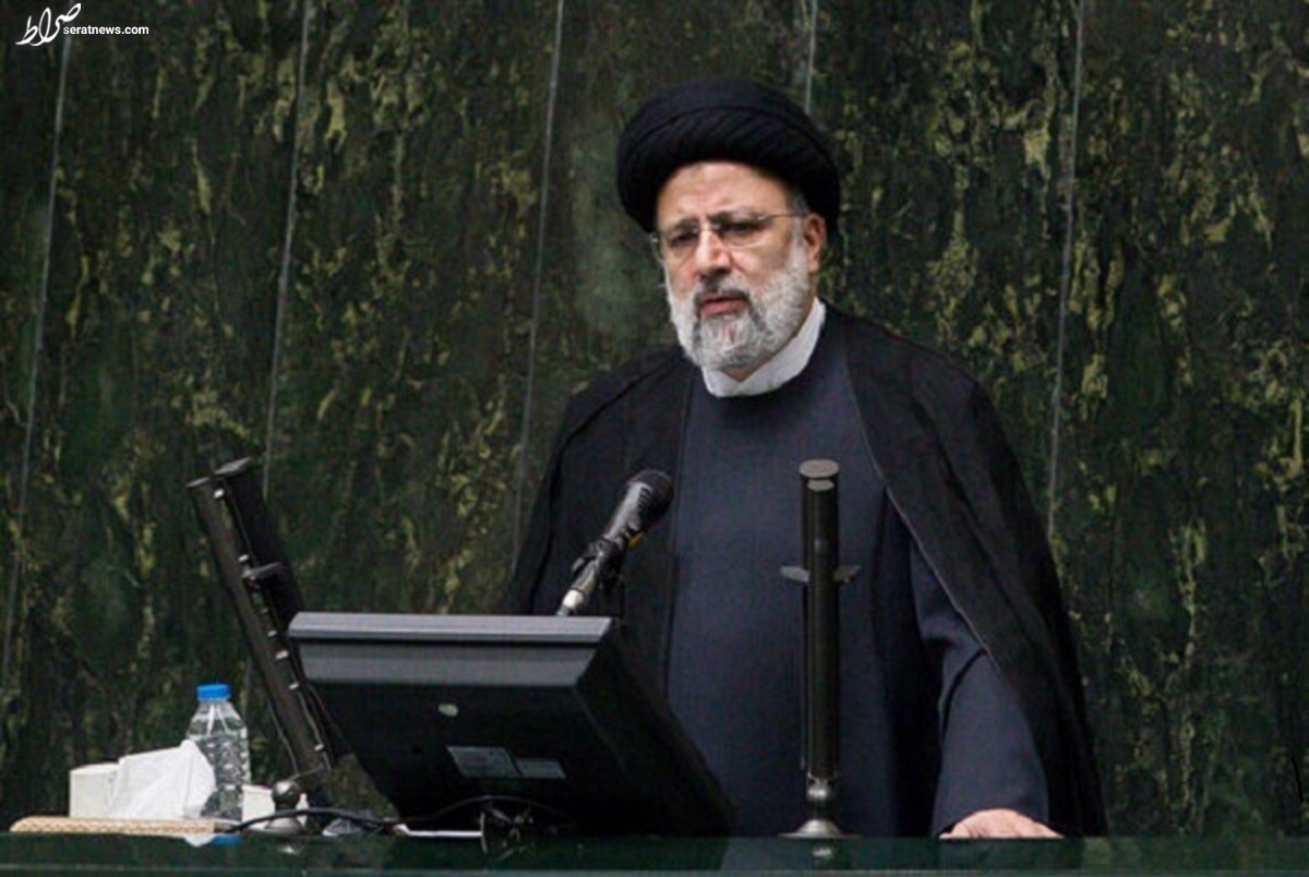 رئیسی: شهدای دانشجو علمداران هدایت نسل جوان هستند