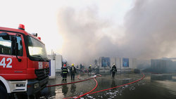انفجار کپسول‌های گاز علت احتمالی آتش سوزی در بازار گل محلاتی
