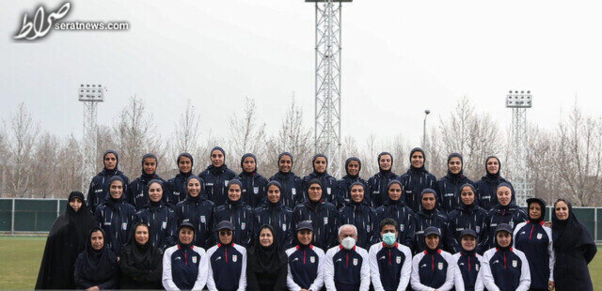 فیلم / کوچک‌ترین عضو کاروان تیم ملی فوتبال زنان با پرچم ایران