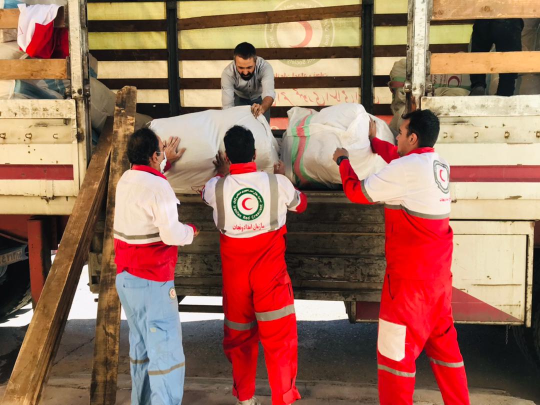 بارگیری و ارسال فوری 20 هزار پتوی‌امدادی به کرمان و هرمزگان