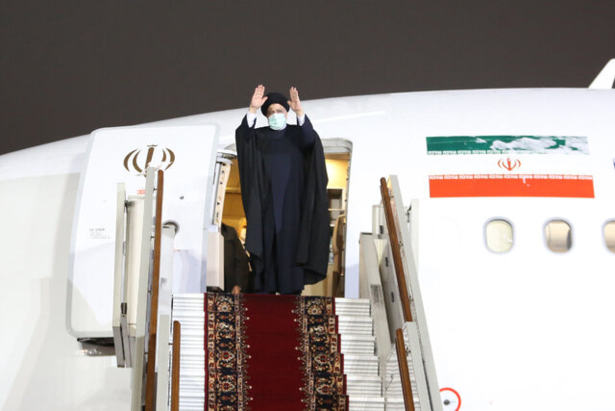 درخواست «امیر عبداللهیان» از «لاوروف» برای رفع مشکلات ایجاد شده برای مسافران ایرانی در فرودگاه