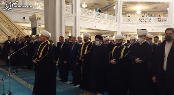 عکس/ نماز جماعت در مسجد جامع مسکو باحضور رئیسی