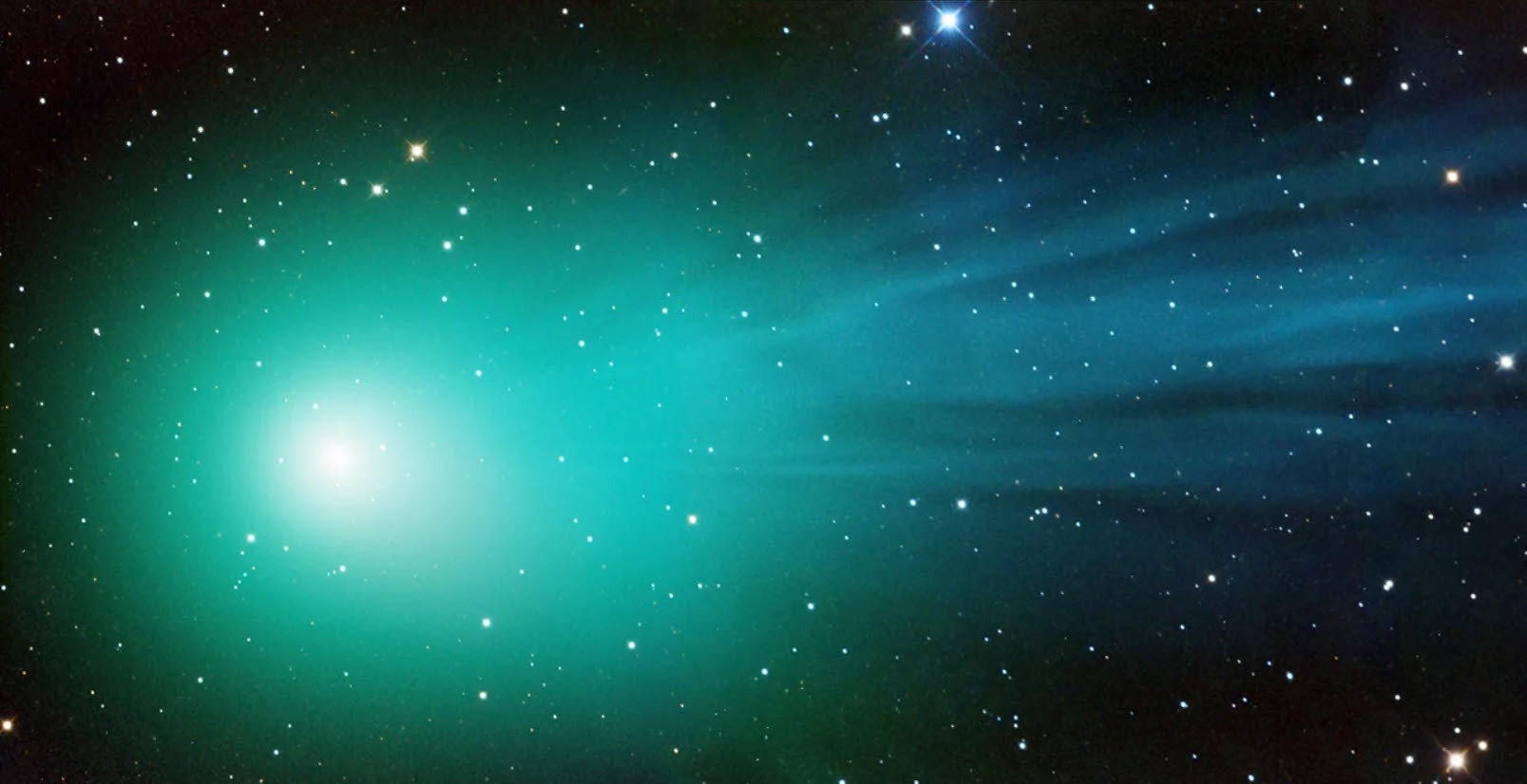 کشف راز رنگ سبز ستاره های دنباله دار