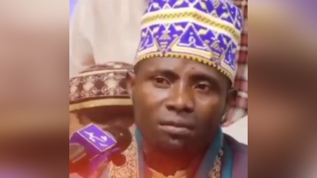 وقتی از مداح میخواهند دعای کمیل را شادتر بخواند!