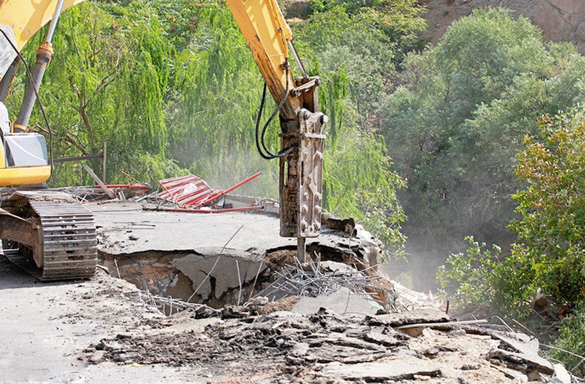 تخریب ساختمان‌ها در بستر رودخانه کرج ادامه خواهد داشت