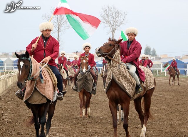 عکس / رژه اسب سواران ترکمن در جشن پیروزی انقلاب اسلامی