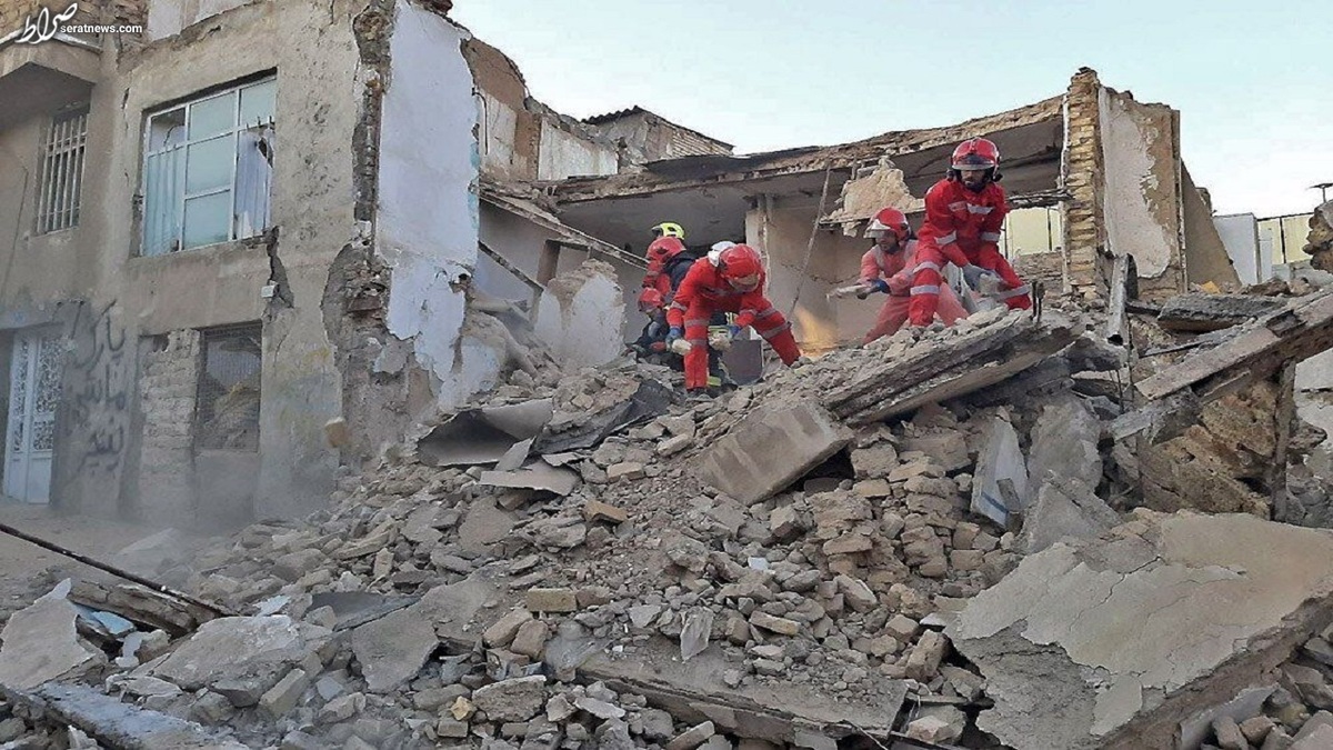 انفجار ساختمان مسکونی در رباط کریم/ جستجو برای یافتن ساکنان