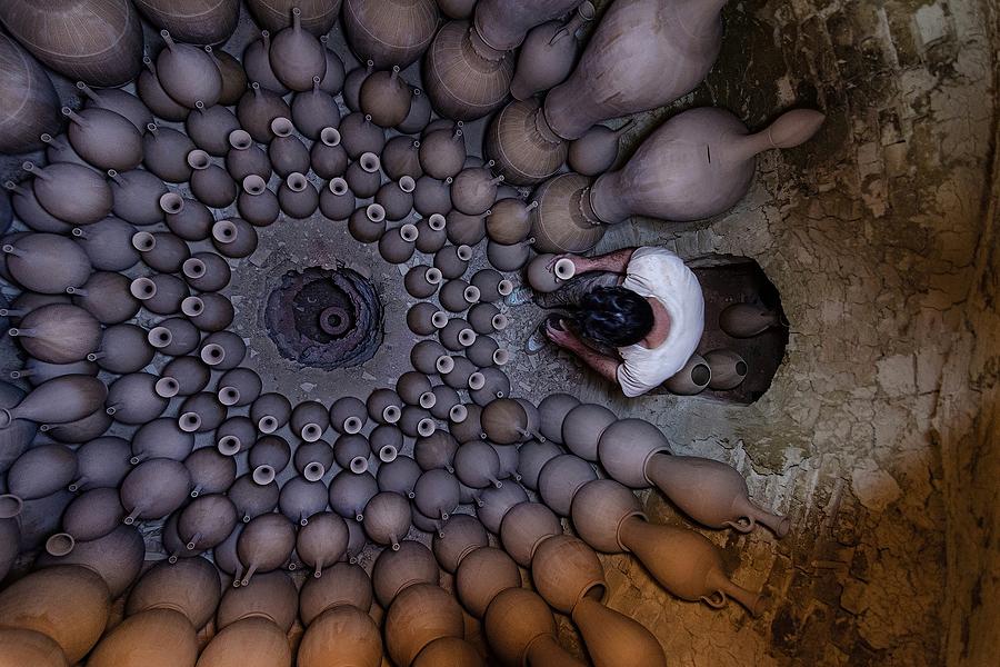 عکس / نمای هوایی از یک کارگاه سفالگری