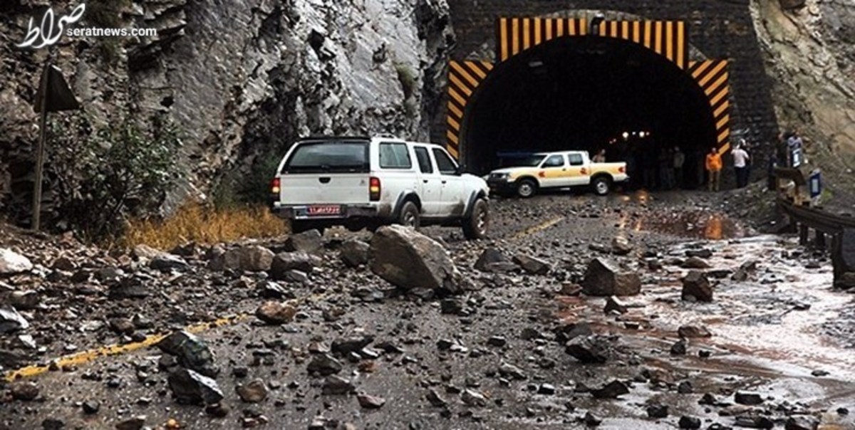 عکس/ ریزش مرگبار سنگ بر سر خودروی پرشیا