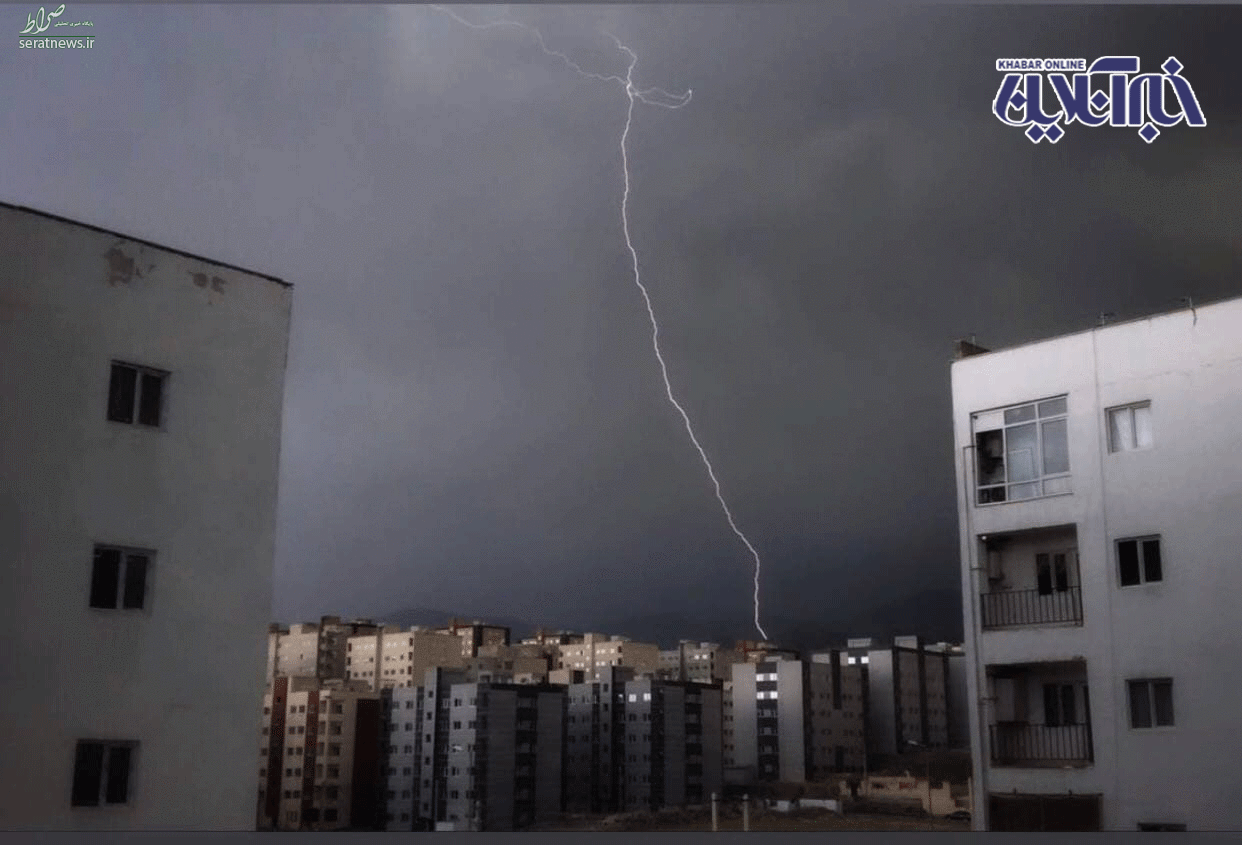 عکس/ قابی تماشایی و جذاب از رعد و برق در آسمان تهران