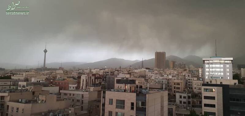 عکس/ ابر‌های تیره در آسمان تهران