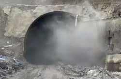ریزش تونل در آزادراه تهران-شمال/ کشف دو جسد مدفون شده+ فیلم