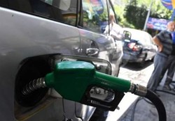 بحران سوخت در لبنان/ ادامه صف‌های طولانی در مقابل پمپ بنزین‌ها