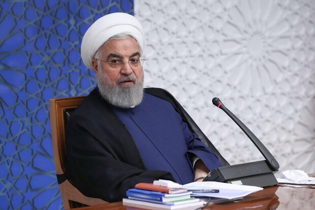 روحانی : دولت در بیان افتخارات و عذرخواهی از نواقص لکنت زبان ندارد
