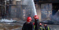آتش سوزی انبار الکل در اهواز / ۵ آتش نشان مصدوم شدند