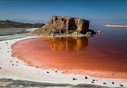 وسعت دریاچه ارومیه ۱۲۳ کیلومتر کاهش یافت
