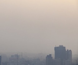 هوای پایتخت همچنان آلوده است/گروه‌های حساس در خانه بمانند