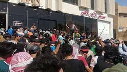 معترضان عراقی بیمارستان‌های دولتی را بستند