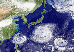 ژاپن در محاصره دو توفان گرمسیری