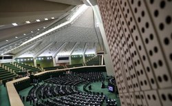مجلس با استعفای زاکانی از سمت نمایندگی موافقت کرد
