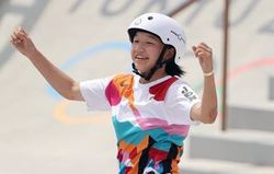 دختر ۱۳ ساله ژاپنی طلای المپیک را کسب کرد