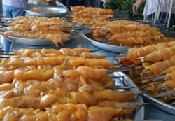ایستگاه صلواتی عید غدیر با طعم جوجه کباب در تهران+ عکس