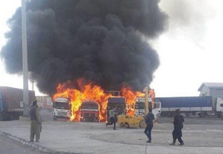 حریق ۴ کامیون در گمرک دوغارون + علت آتش سوزی