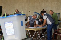 حزب ایاد علاوی: نتیجه انتخابات عراق به دلیل مشارکت پایین باطل است