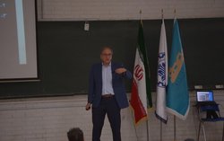 جایزهام را به بنیاد عام المنفعه حوزه علوم بنیادی اهدا میکنم