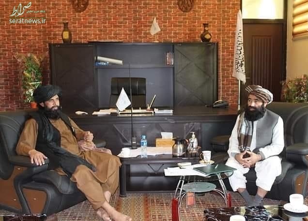 عکس / مقام پابرهنه طالبان در یک دیدار رسمی!