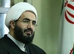 حاجعلیاکبری: اکثر ائمه جمعه با سیلی صورتشان را سرخ نگه میدارند