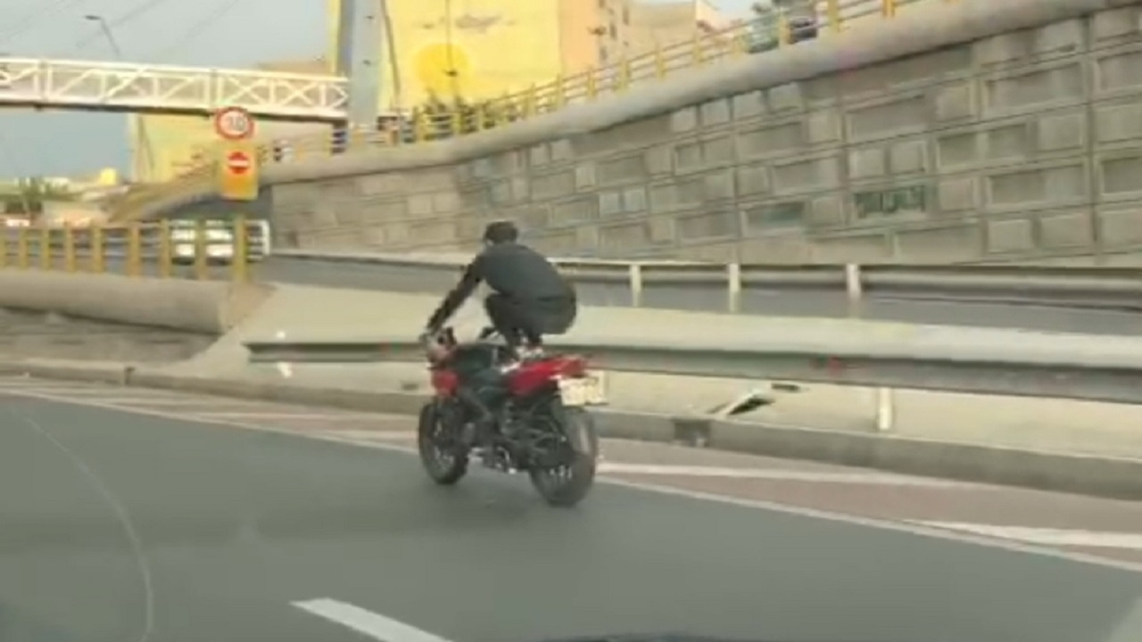 واکنش پلیس به حرکات پر خطر یک موتورسوار در پایتخت