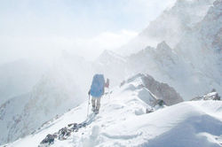 تیم کوهنوردی ۷ نفره شیراز گرفتار در قله «کل خرمن» دنا