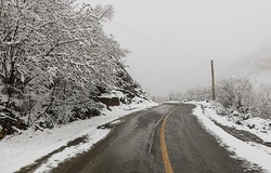برف و باران در جاده‌های کشور و انسداد ۶ محور مواصلاتی